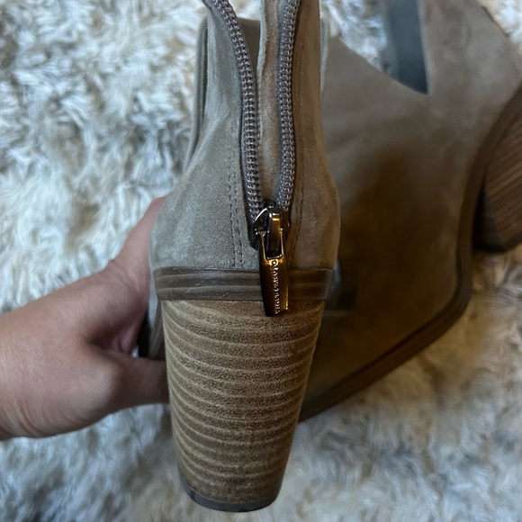 Vince Camuto Gigiettea Suede Bootie - Picture 6 of 8